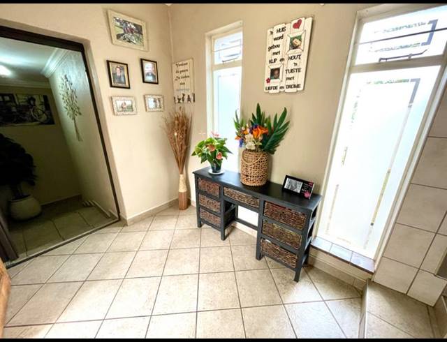 4 BEDROOM HOUSE FOR SALE IN NOORDHEUWEL